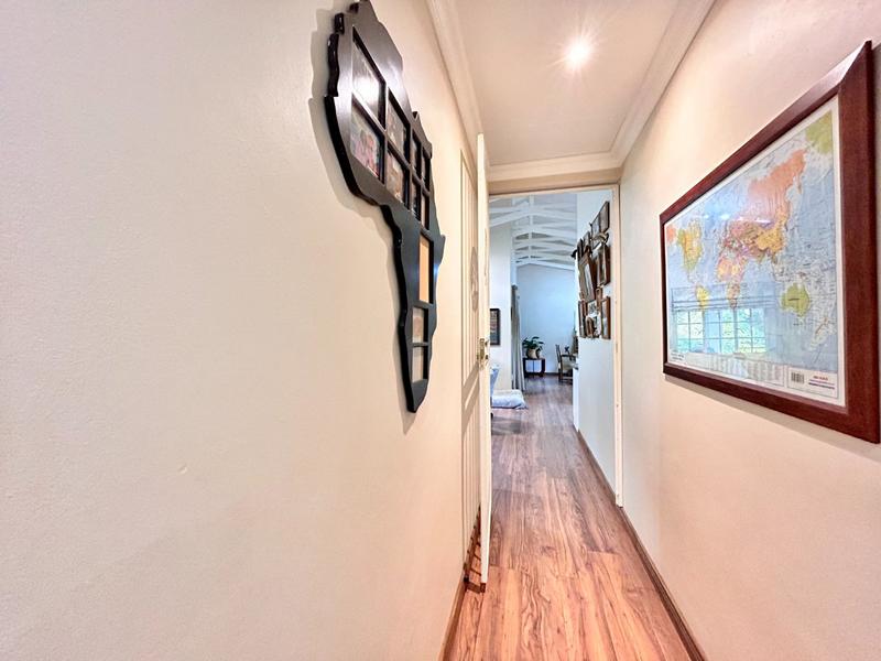 6 Bedroom Property for Sale in Hartbeespoort Rural North West